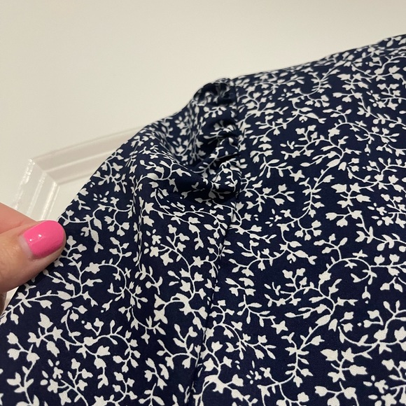 Blue and white floral blouse 2XL - Picture 3 of 8
